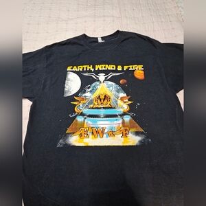 Earth Wind & Fire Tour TShirt 2013 Sz XL